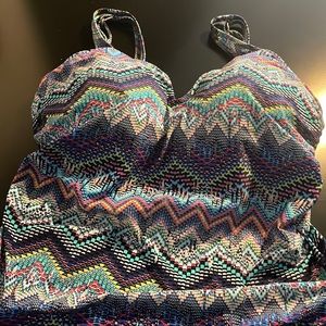 Profile by Gottex V-neck tankini top, 40D.